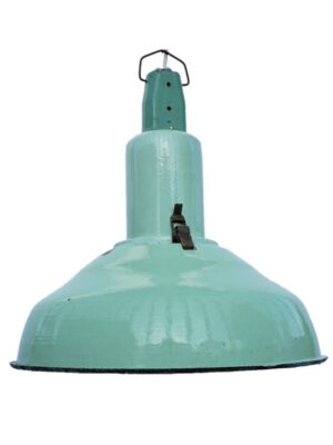 grøn industrilampe, green industrial lamp, fra siden